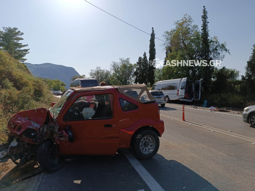 ΒΟΑΚ: Σοβαρό τροχαίο με τουρίστες - Στο νοσοκομείο τρεις τραυματίες (φωτογραφίες)