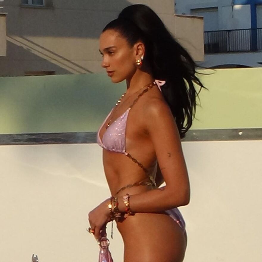 H Ντούα Λίπα στην πιο σέξι της φωτογράφιση... μέχρι σήμερα