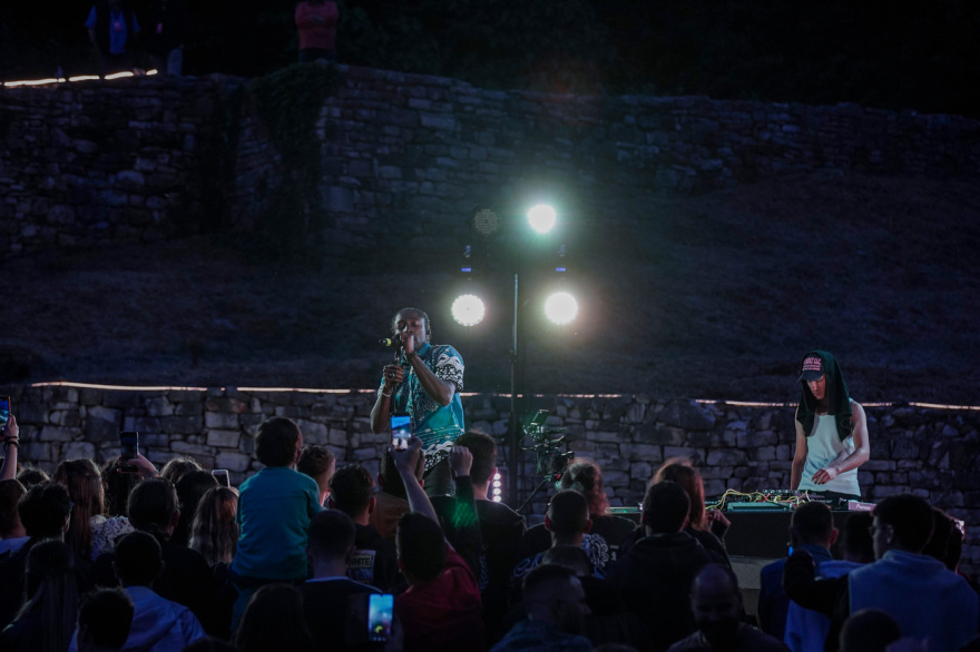 Κρίστοφερ Κινγκ: Από τα Grammy στην Κόνιτσα