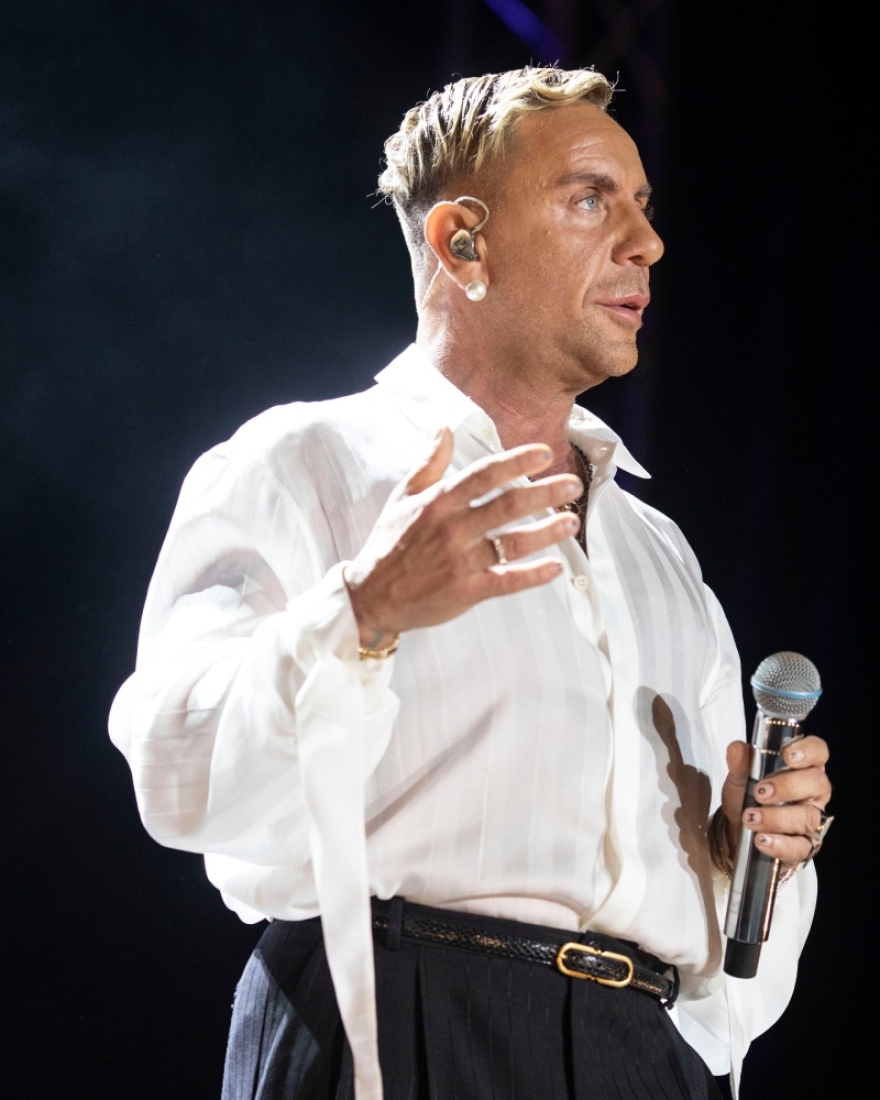 Γιώργος Μαζωνάκης: Η φωτογραφία με τους γονείς του από τη συναυλία του 