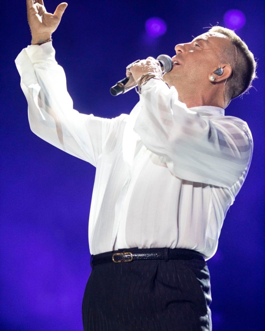 Γιώργος Μαζωνάκης: Η φωτογραφία με τους γονείς του από τη συναυλία του 