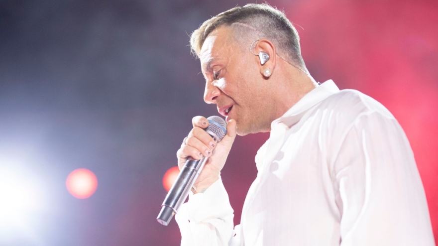 Γιώργος Μαζωνάκης: Η φωτογραφία με τους γονείς του από τη συναυλία του 