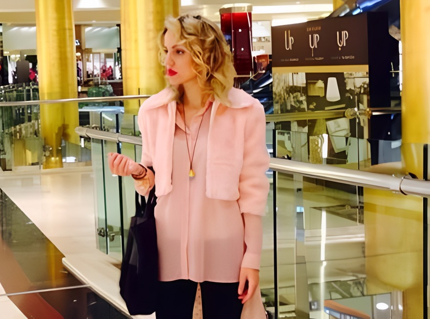 Ποια είναι η γυναίκα που συνόδευε ο Σπύρος Δημητρίου στη Μύκονο