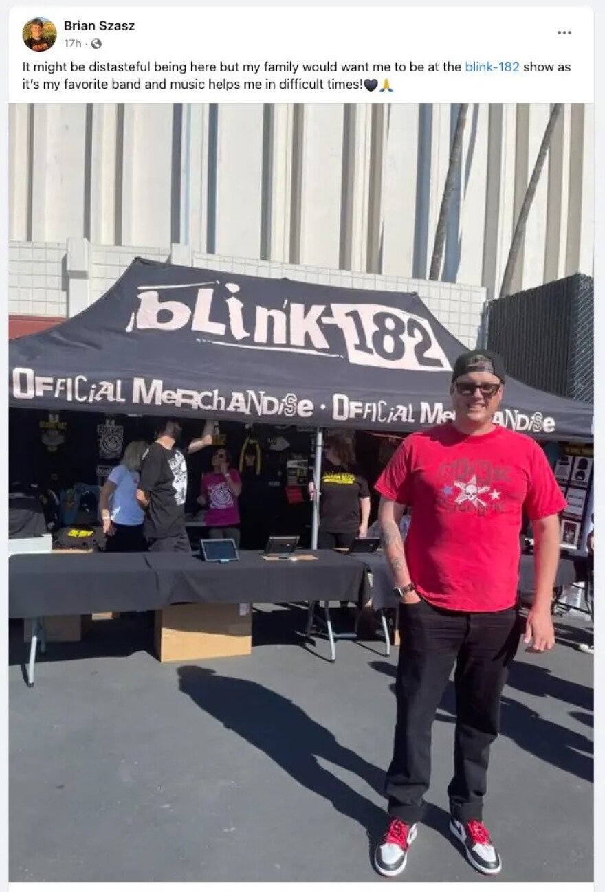 Τιτανικός: Μετά τη ροκ συναυλία ο θετός γιος του Βρετανού δισεκατομμυριούχου φλέρταρε και με μοντέλο του OnlyFans