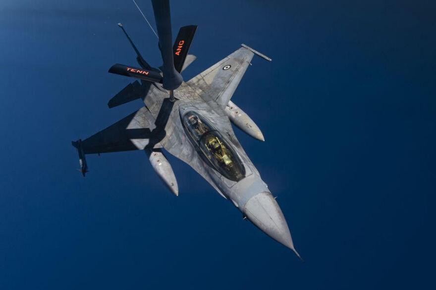Ελληνικά F-16 εφοδιάζονται στον αέρα από αεροσκάφη της US Air Force - Δείτε βίντεο και φωτογραφίες