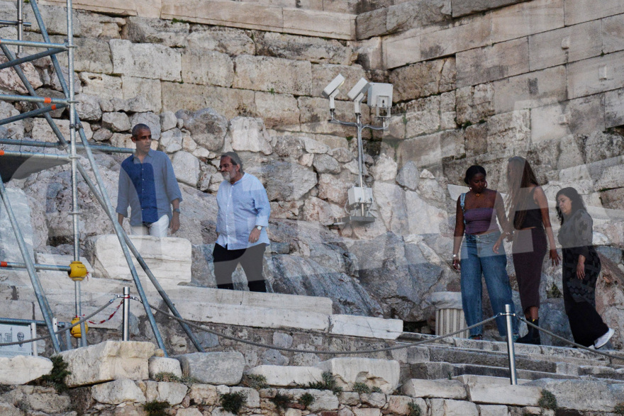Νυχτερινή «πριβέ» ξενάγηση των Ομπάμα στο Μουσείο και τον Ιερό Βράχο της Ακρόπολης - Δείτε φωτογραφίες