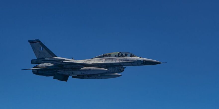 Ελληνικά F-16 εφοδιάζονται στον αέρα από αεροσκάφη της US Air Force - Δείτε βίντεο και φωτογραφίες