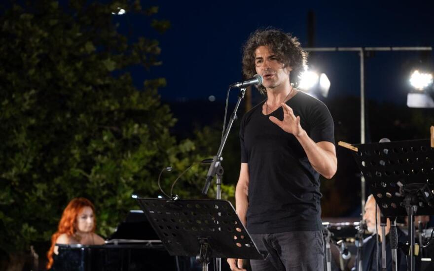  Μίκης Θεοδωράκης: Πάρκο επί της Ιεράς Οδού και Πειραιώς φέρει πλέον το όνομά του - Δείτε φωτογραφίες