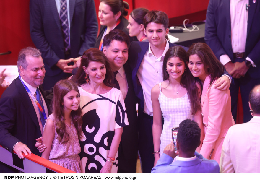 Γκλεν Κλόουζ-Νια Βαρντάλος: Στην Αθήνα οι δύο ηθοποιοί - Δείτε φωτογραφίες