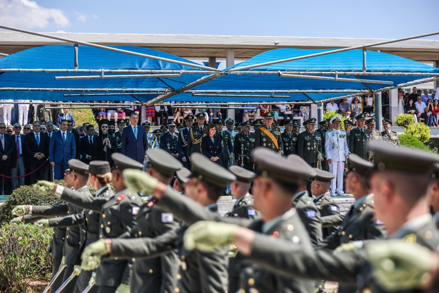 Σχολή Ευελπίδων: Σακελλαροπούλου και Στεφανής στην τελετή αποφοίτησης των νέων ανθυπολοχαγών