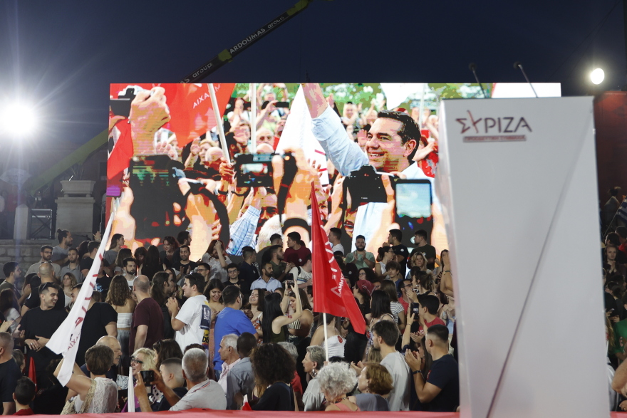 Η ομιλία του Αλέξη Τσίπρα στο Σύνταγμα: Να μην έχει «λευκή επιταγή» τη Δευτέρα ο Μητσοτάκης