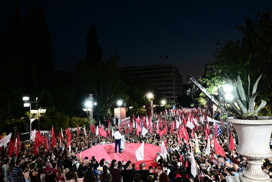 Η ομιλία του Αλέξη Τσίπρα στο Σύνταγμα: Να μην έχει «λευκή επιταγή» τη Δευτέρα ο Μητσοτάκης