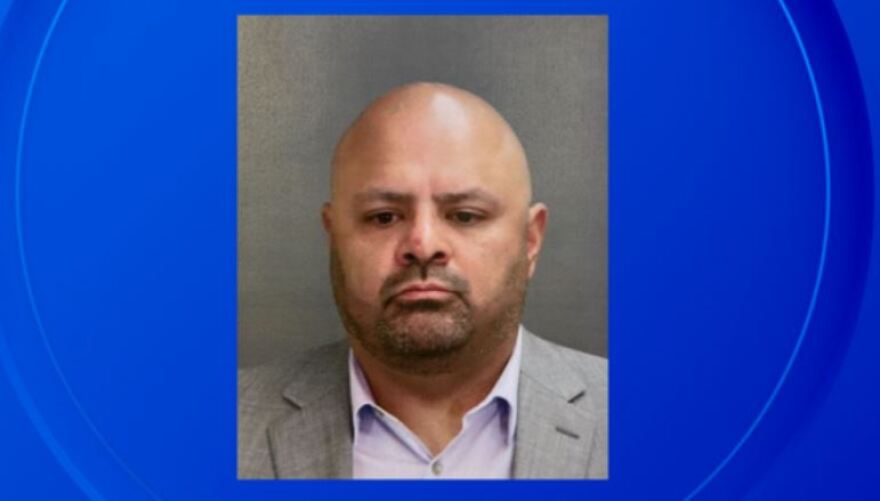 ΗΠΑ: Άγριος ξυλοδαρμός κρατούμενο από αστυνομικό - Του χτύπαγε το κεφάλι στο πάτωμα