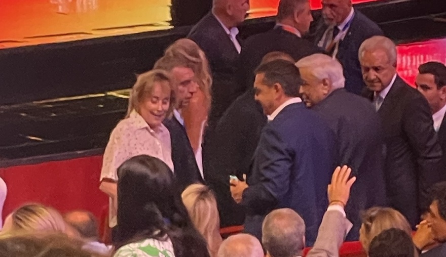 Στην Αθήνα ο Ομπάμα - «Να συμμαχήσουμε για να χτίσουμε πάνω στα ερείπια... αυτό είναι η Δημοκρατία»