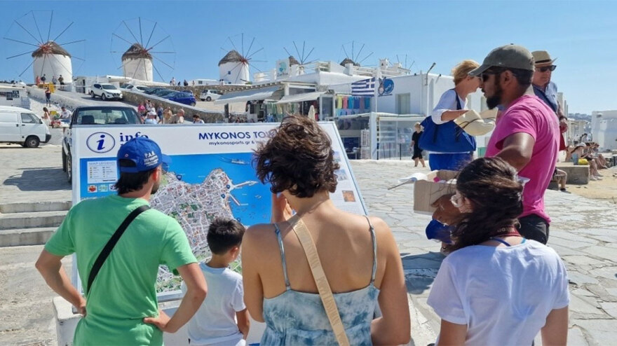 Mykonos Smart Signs: Έγιναν τα αποκαλυπτήριά του – Πώς θα αναβαθμίσει την εμπειρία των επισκεπτών