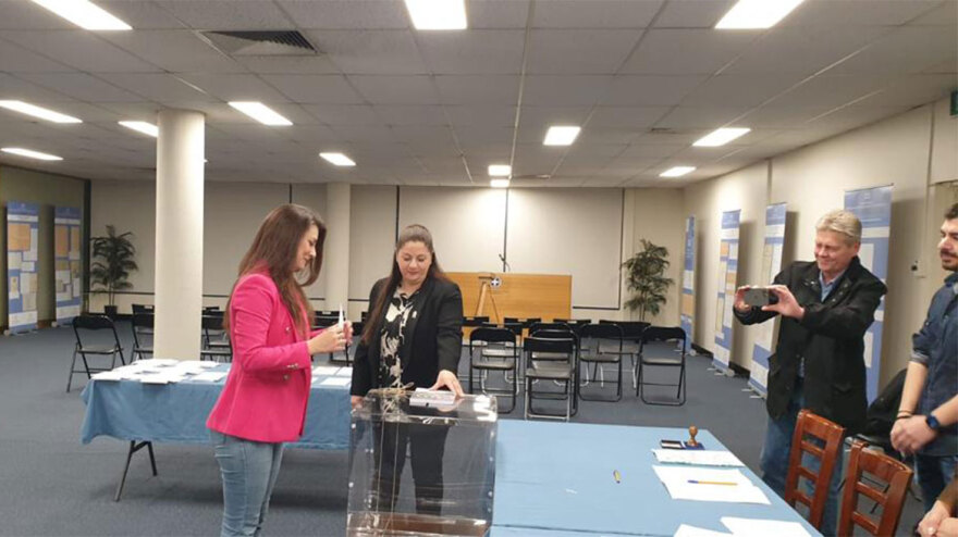 Σήμερα ψηφίζουν οι Έλληνες του εξωτερικού - Ανοιξαν οι κάλπες