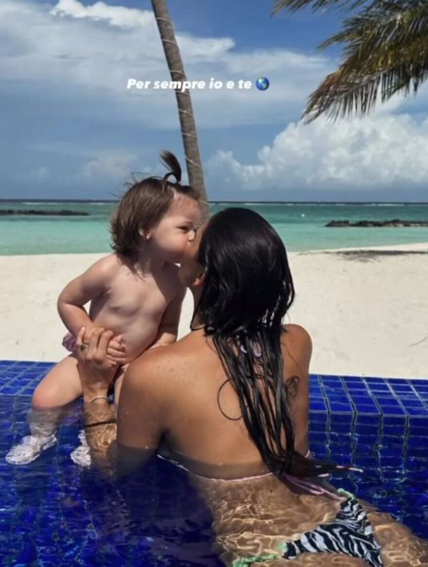  Σίνισα Μιχαΐλοβιτς: Μήνας του μέλιτος στις Μαλδίβες για την κούκλα κόρη του - Δείτε φωτογραφίες 