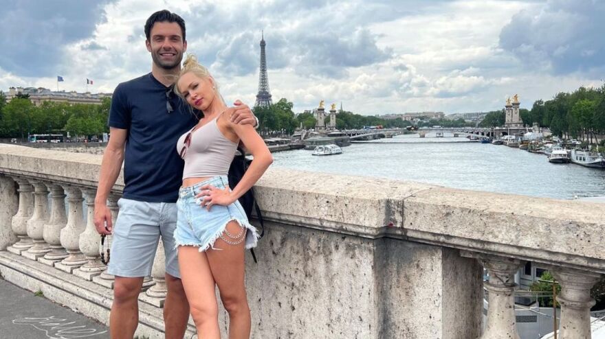 Βίκυ Κάβουρα: Οι πρώτες φωτογραφίες με τη φουσκωμένη κοιλιά της