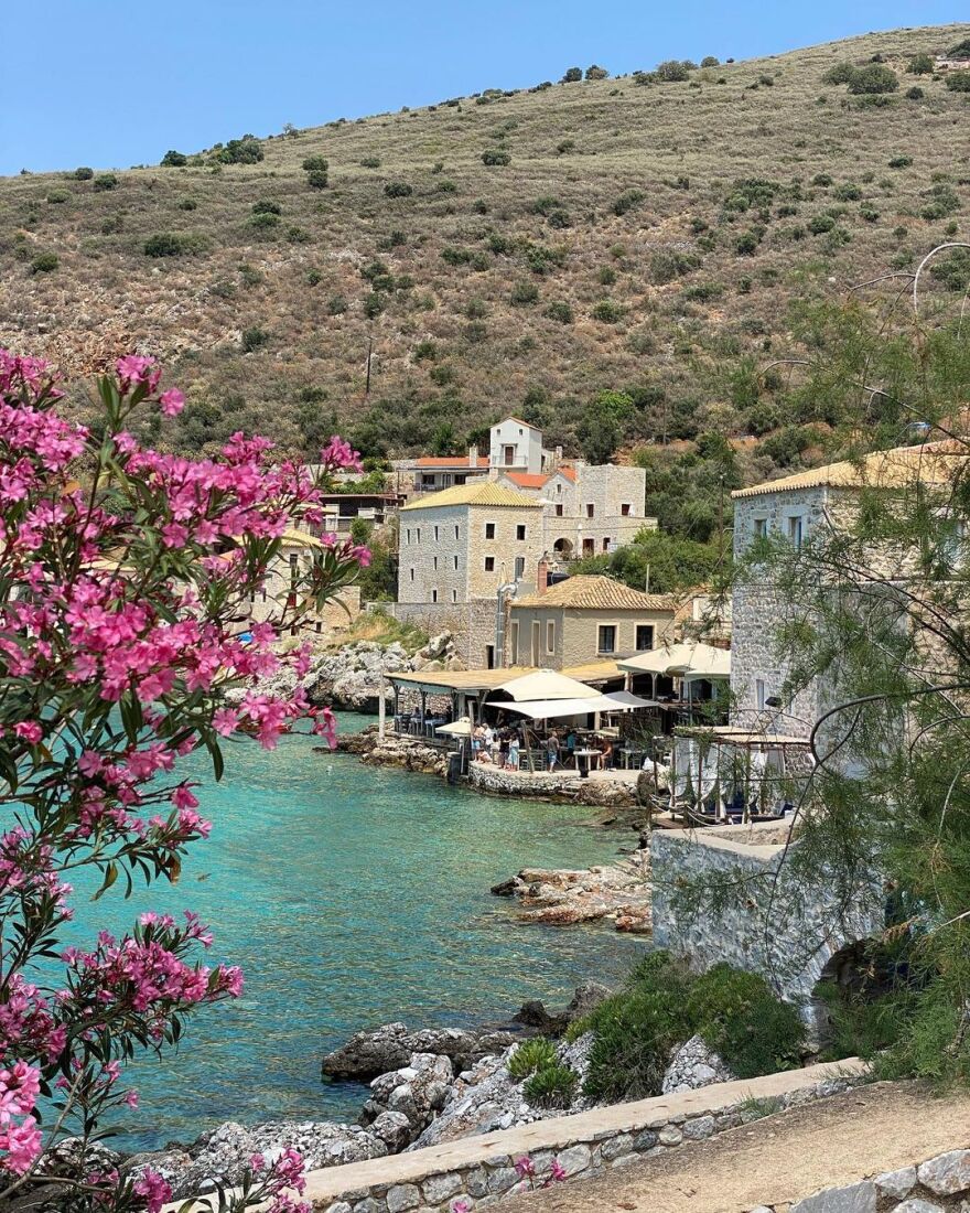 Μαίρη Βιτινάρος: Ποζάρει στη θάλασσα με ένα μαύρο μπικίνι 