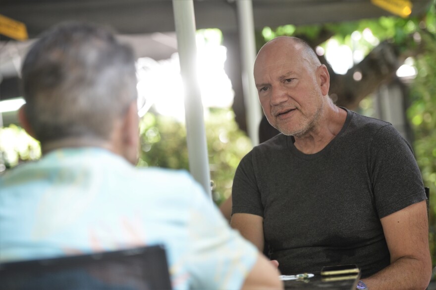 Ο Στάθης Καλύβας στον Δανίκα: Ο κόσμος πλέον δεν κοιτά Aριστερά ή Δεξιά, επιλέγει τον αξιόπιστο