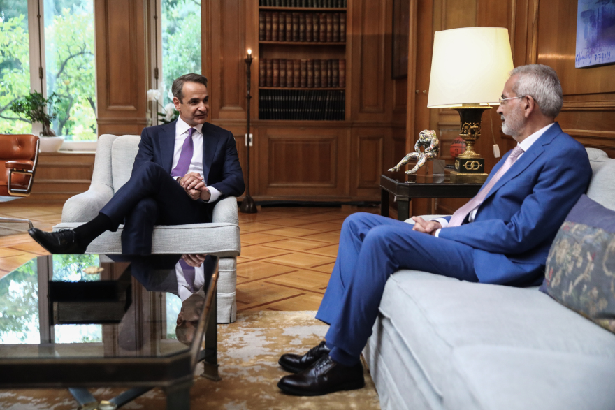 Ορκίστηκε πρωθυπουργός ο Κυριάκος Μητσοτάκης - Παρέλαβε από Σαρμά (βίντεο και φωτογραφίες) 