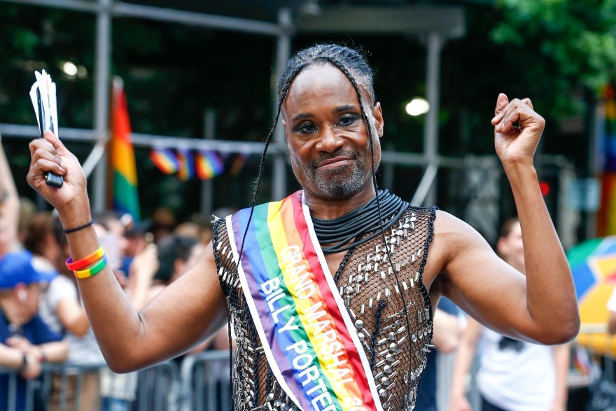 Ο Μπίλι Πόρτερ ηγήθηκε της πορείας Pride στη Νέα Υόρκη - Δείτε τις φωτογραφίες
