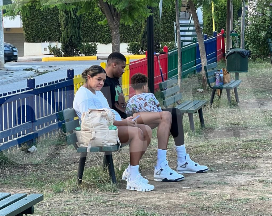 Ανέμελες στιγμές για την οικογένεια Αντετοκούνμπο σε παιδική χαρά του Αμαρουσίου - Δείτε φωτογραφίες 