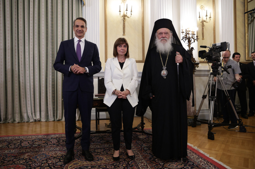 Στο πλευρό του Κυριάκου Μητσοτάκη σύσσωμη η οικογένειά του - Δείτε φωτογραφίες από την ορκωμοσία