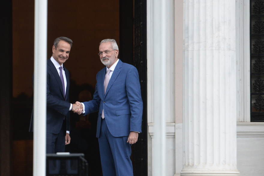 Ορκίστηκε πρωθυπουργός ο Κυριάκος Μητσοτάκης - Παρέλαβε από Σαρμά (βίντεο και φωτογραφίες) 