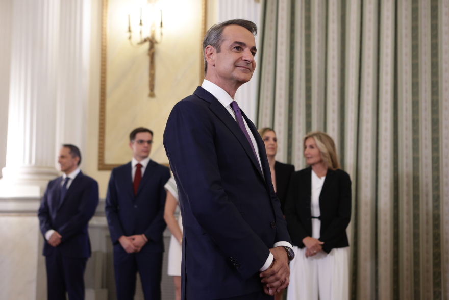 Ορκίστηκε πρωθυπουργός ο Κυριάκος Μητσοτάκης - Παρέλαβε από Σαρμά (βίντεο και φωτογραφίες) 