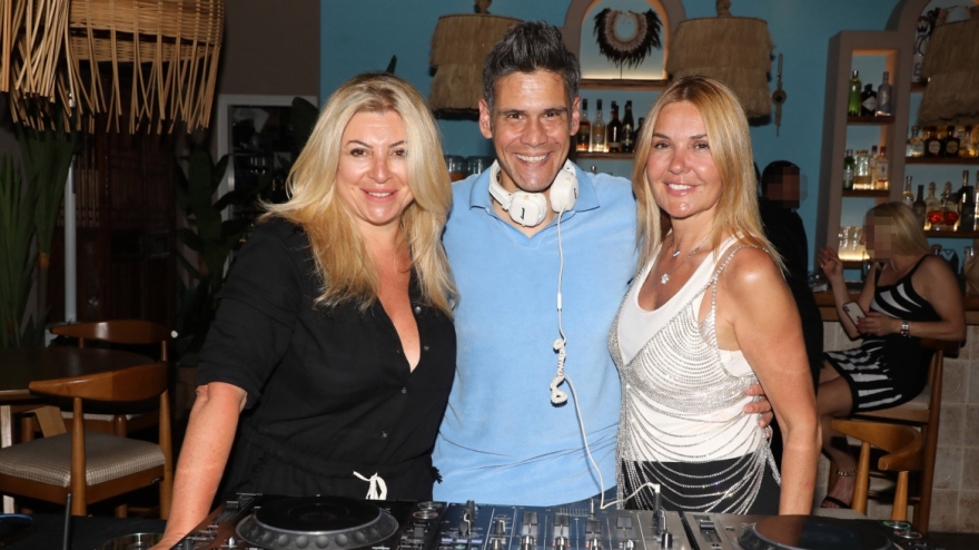 Χριστίνα Παππά: Τα γενέθλιά της στη Μύκονο - Δείτε βίντεο και φωτογραφίες 