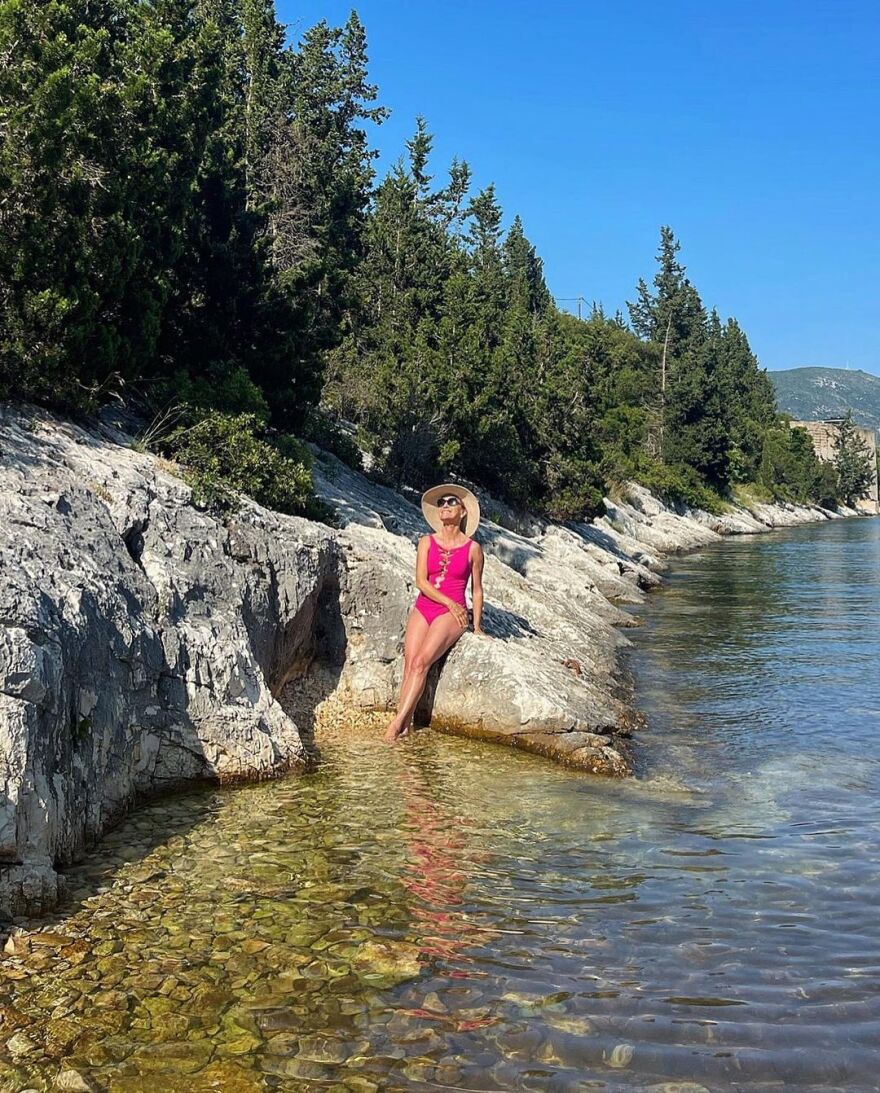 Η Τζέιν Σέιμουρ κάνει διακοπές στην Ελλάδα - Δείτε φωτογραφίες