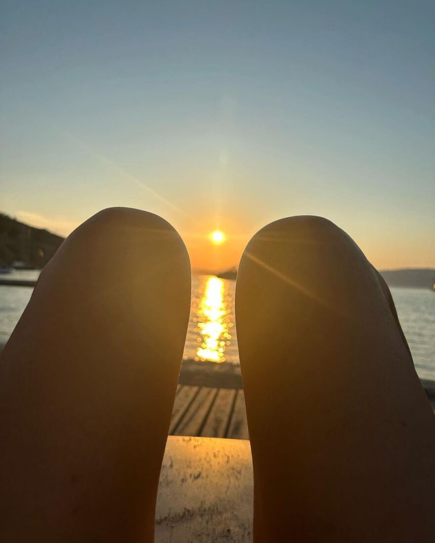 Δέσποινα Βανδή: Στην Ύδρα με τον Βασίλη Μπισμπίκη - Δείτε τις φωτογραφίες