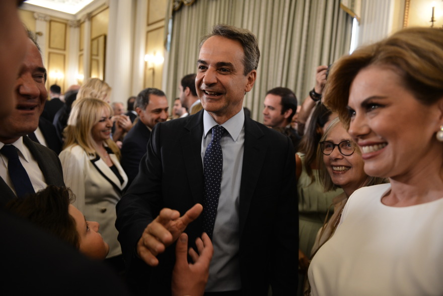 Κυβέρνηση: Ορκίστηκαν οι νέοι υπουργοί και υφυπουργοί - «Καλή αρχή» από τον Μητσοτάκη - Δείτε βίντεο και φωτογραφίες