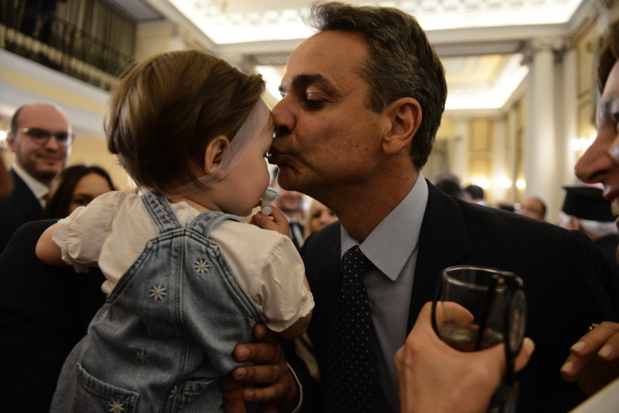 Κυβέρνηση: Ορκίστηκαν οι νέοι υπουργοί και υφυπουργοί - «Καλή αρχή» από τον Μητσοτάκη - Δείτε βίντεο και φωτογραφίες