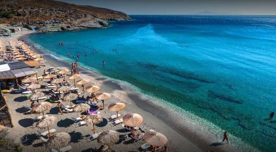 Χαλκολιμιώνας: Μια παραλία στην Άνδρο με αμμουδιά και βότσαλο σε αρμονία