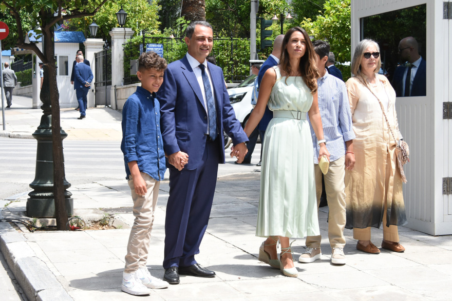 Ορκωμοσία της νέας κυβέρνησης: Οι γυναικείες παρουσίες που έκλεψαν την παράσταση - Δείτε φωτογραφίες