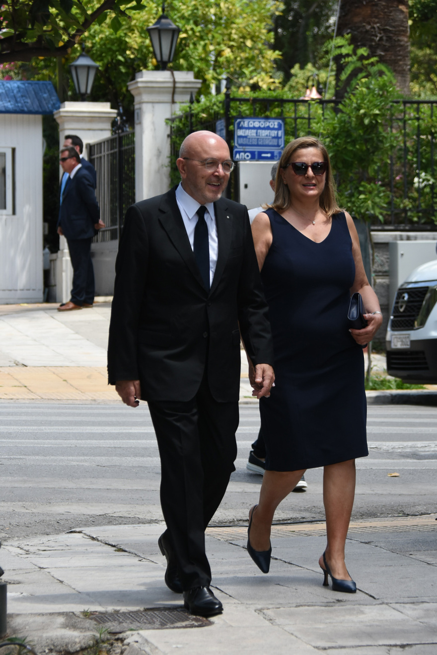 Κυβέρνηση: Ορκίστηκαν οι νέοι υπουργοί και υφυπουργοί - «Καλή αρχή» από τον Μητσοτάκη - Δείτε βίντεο και φωτογραφίες