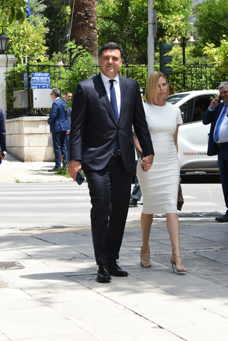 Κυβέρνηση: Ορκίστηκαν οι νέοι υπουργοί και υφυπουργοί - «Καλή αρχή» από τον Μητσοτάκη - Δείτε βίντεο και φωτογραφίες