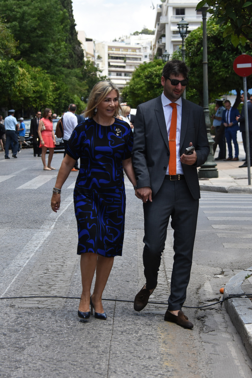 Κυβέρνηση: Ορκίστηκαν οι νέοι υπουργοί και υφυπουργοί - «Καλή αρχή» από τον Μητσοτάκη - Δείτε βίντεο και φωτογραφίες