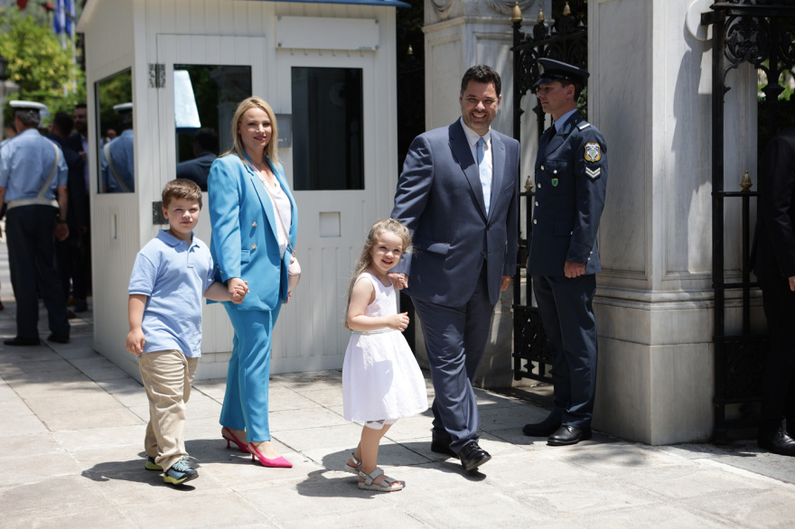 Κυβέρνηση: Ορκίστηκαν οι νέοι υπουργοί και υφυπουργοί - «Καλή αρχή» από τον Μητσοτάκη - Δείτε βίντεο και φωτογραφίες