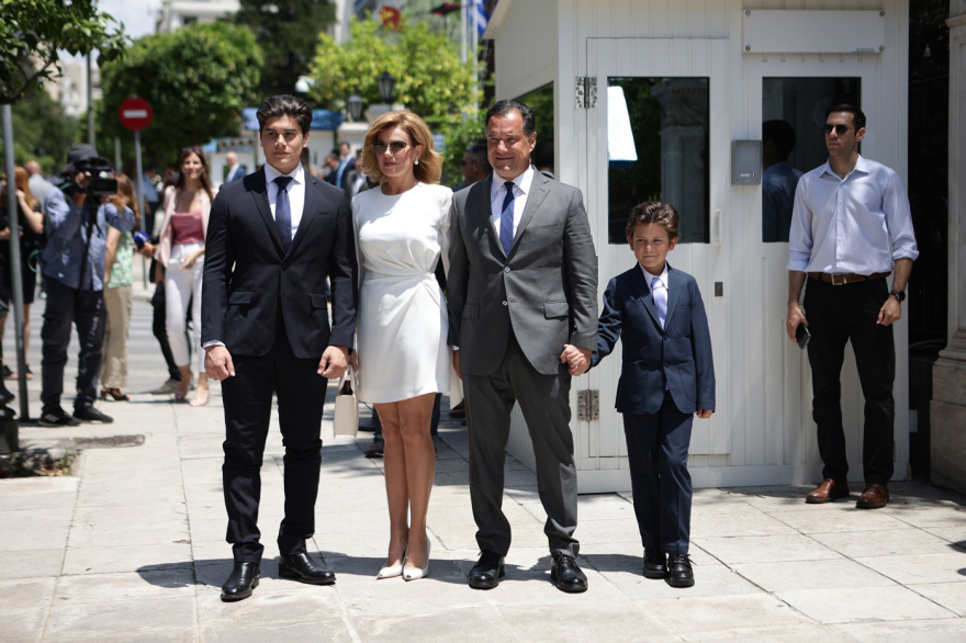 Κυβέρνηση: Ορκίστηκαν οι νέοι υπουργοί και υφυπουργοί - «Καλή αρχή» από τον Μητσοτάκη - Δείτε βίντεο και φωτογραφίες