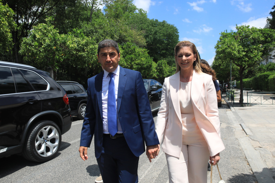 Κυβέρνηση: Ορκίστηκαν οι νέοι υπουργοί και υφυπουργοί - «Καλή αρχή» από τον Μητσοτάκη - Δείτε βίντεο και φωτογραφίες