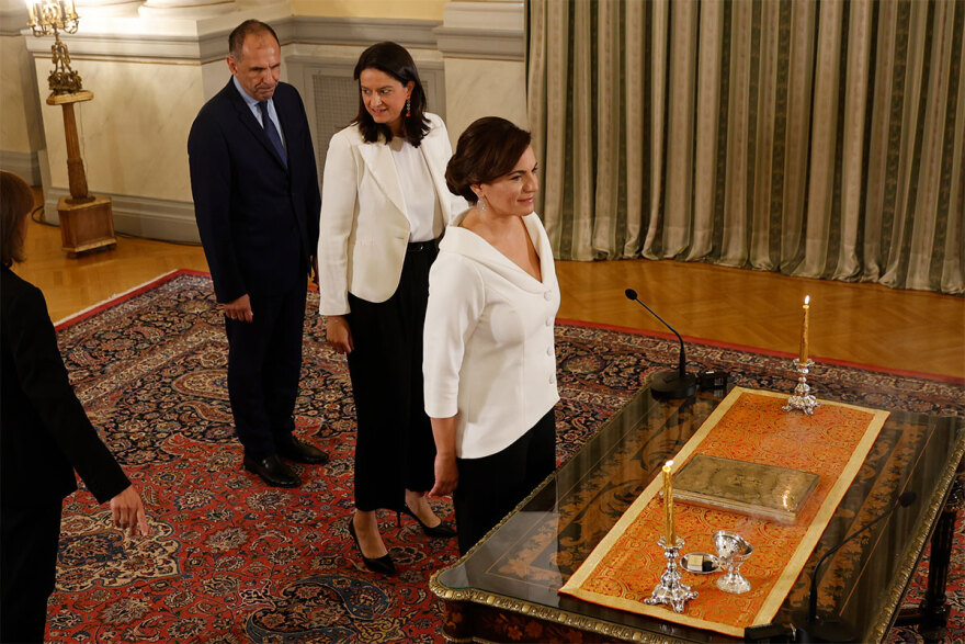 Κυβέρνηση: Ορκίστηκαν οι νέοι υπουργοί και υφυπουργοί - «Καλή αρχή» από τον Μητσοτάκη - Δείτε βίντεο και φωτογραφίες