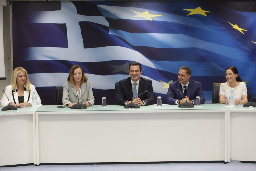 Υπουργείο Ανάπτυξης - Σκρέκας: Το καλάθι του νοικοκυριού θα συνεχιστεί