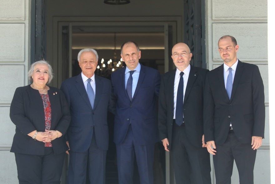 «Η ελληνική εξωτερική πολιτική στηρίζεται στο Διεθνές Δίκαιο» είπε ο Γεραπετρίτης στην παράδοση-παραλαβή του ΥΠΕΞ