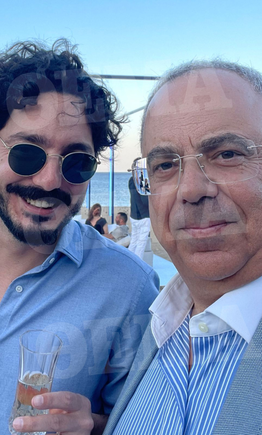 Τζορτζ Κλούνεϊ: Το 24ωρο του στη Μύκονο - Το ψεύτικο όνομα για την κράτηση, το γεύμα στον Ορνό και το φαντασμαγορικό πάρτι στη Λια