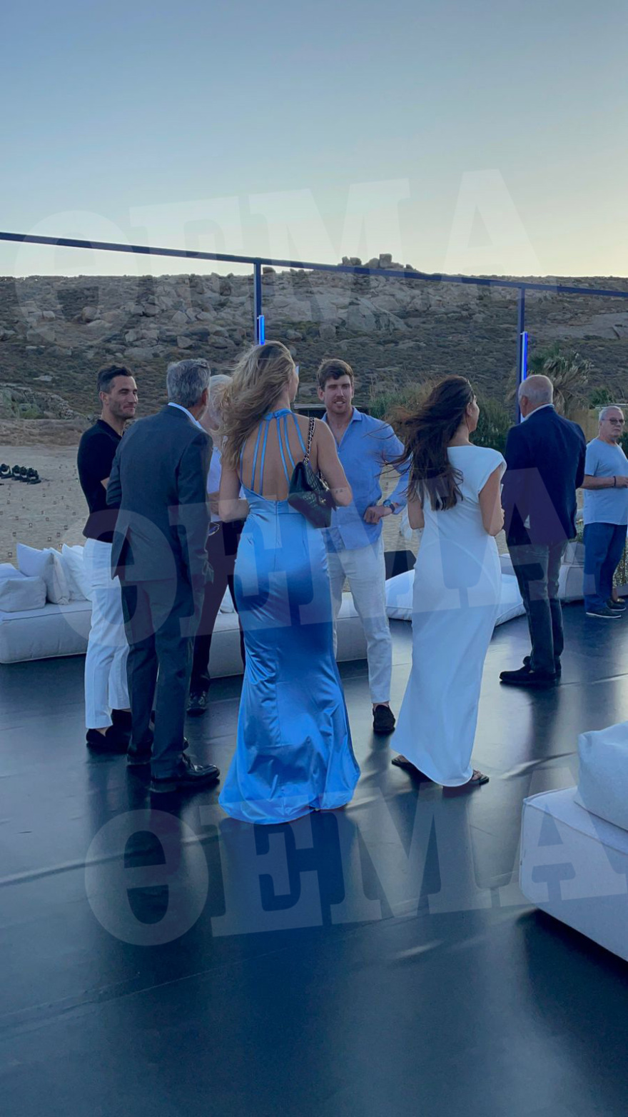 Τζορτζ Κλούνεϊ: Το 24ωρο του στη Μύκονο - Το ψεύτικο όνομα για την κράτηση, το γεύμα στον Ορνό και το φαντασμαγορικό πάρτι στη Λια