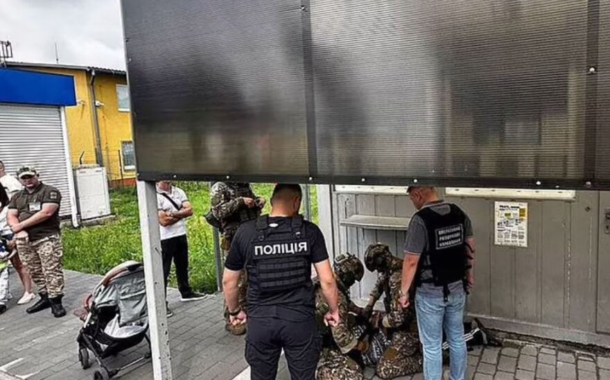 Πόλεμος στην Ουκρανία: Κύκλωμα εμπορίας βρεφών - Θα πουλούσε 11 μηνών μωρό σε διακινητές για 25.000 ευρώ (βίντεο)