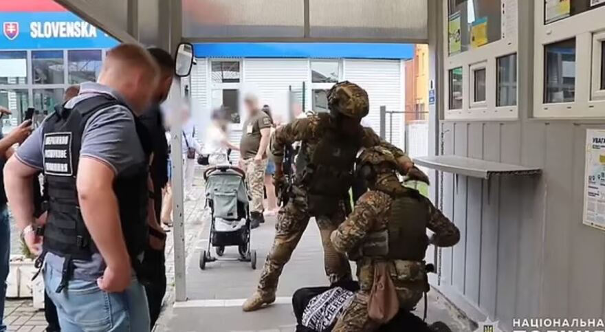 Πόλεμος στην Ουκρανία: Κύκλωμα εμπορίας βρεφών - Θα πουλούσε 11 μηνών μωρό σε διακινητές για 25.000 ευρώ (βίντεο)